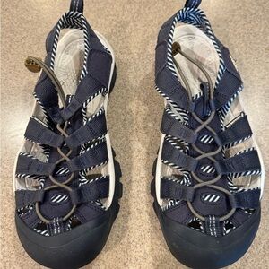 Ladies 8.5 Keen Newport H2 sandal shoes navy used